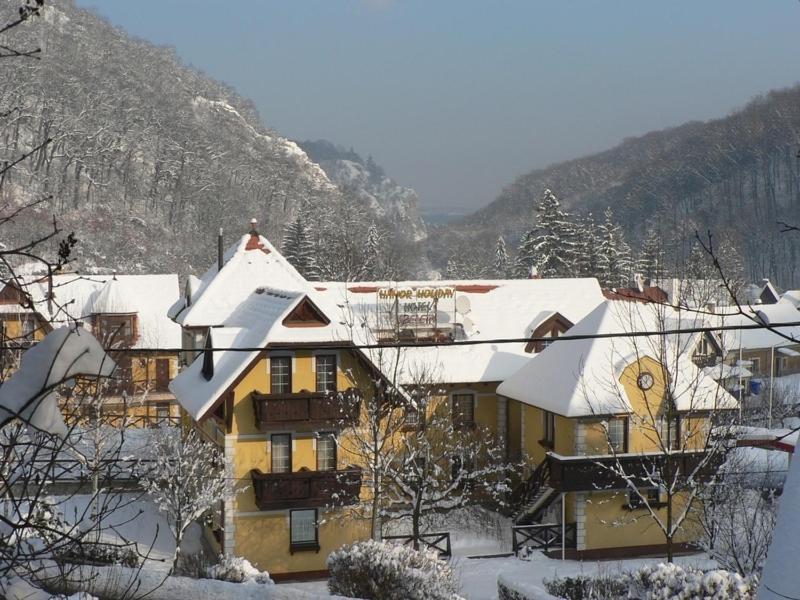 Hotel Szeleta Lillafüred Exteriör bild